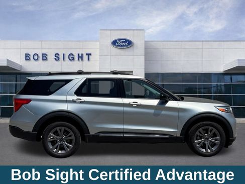 Used 2024 Ford Explorer XLT w/ Equipment Group 202A AWD/4WD image 4