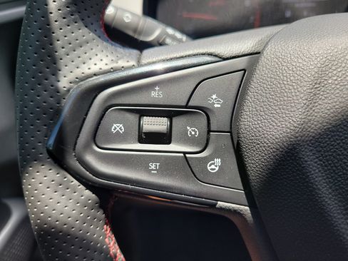 Used 2026 Chevrolet Trax RS FWD image 27
