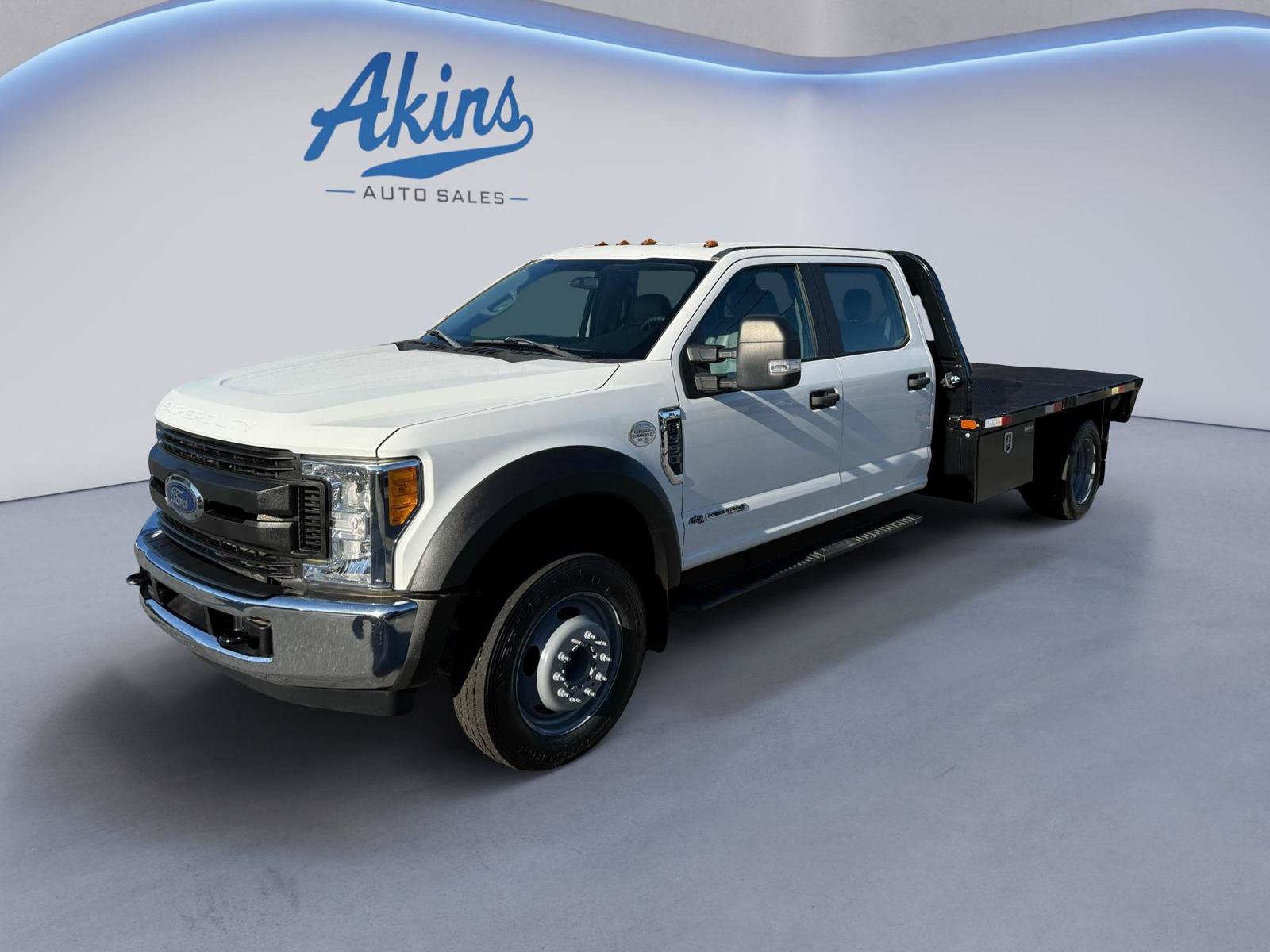 Used 2017 Ford F550 2WD Crew Cab Super Duty w/ Power Equipment Group image 2