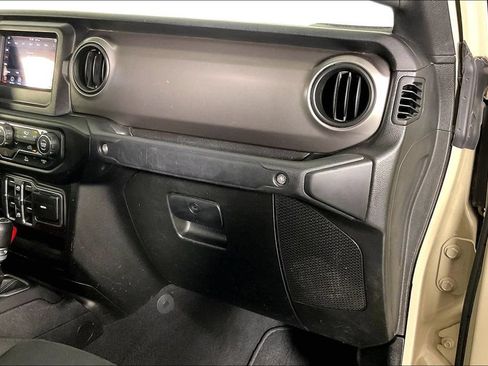 Used 2020 Jeep Gladiator Sport w/ Quick Order Package 24S AWD/4WD image 19