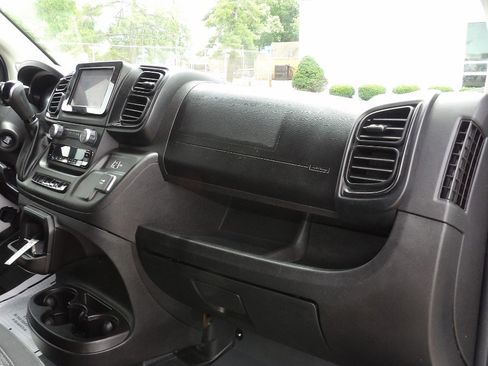 Used 2025 RAM ProMaster 2500 w/ U-Haul Equipment Group FWD image 20