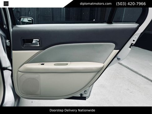 Used 2012 Ford Fusion SE FWD image 25