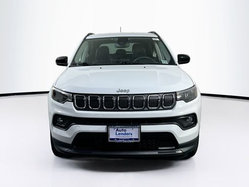 Used 2022 Jeep Compass Latitude AWD/4WD image 2
