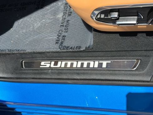 Used 2023 Jeep Grand Cherokee Summit AWD/4WD image 11