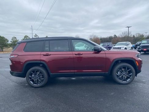 New 2025 Jeep Grand Cherokee L Limited image 8