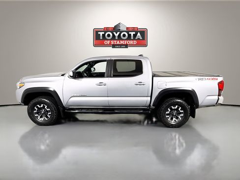 Certified 2018 Toyota Tacoma TRD Off-Road image 4