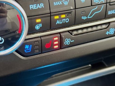 Used 2021 Ford Expedition Max XLT image 22