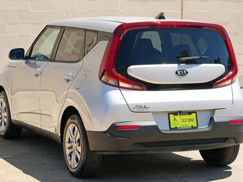 Used 2021 Kia Soul LX image 41