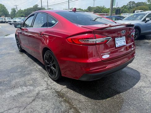 Used 2019 Ford Fusion SE w/ Equipment Group 151A FWD image 5
