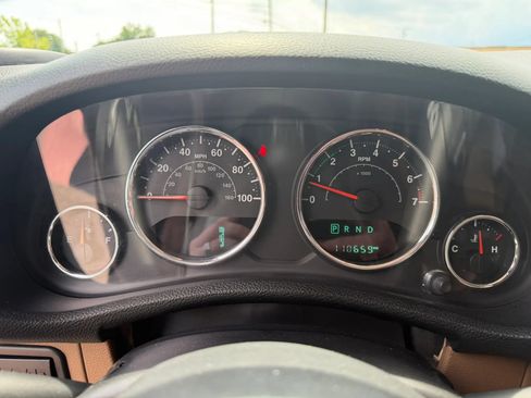 Used 2015 Jeep Wrangler Unlimited Rubicon w/ Dual Top Group AWD/4WD image 18