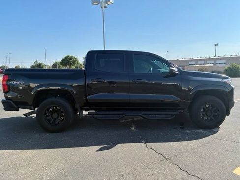 Used 2025 Chevrolet Colorado W/T w/ Advanced Trailering Package AWD/4WD image 6