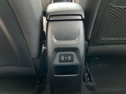 Used 2025 Hyundai Venue SEL image 19