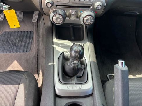 Used 2010 Chevrolet Camaro LT RWD image 17