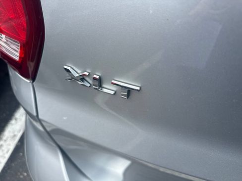 Used 2018 Ford Explorer XLT AWD/4WD image 7