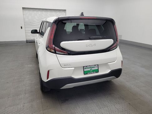 Used 2023 Kia Soul LX w/ LX Technology Package image 6