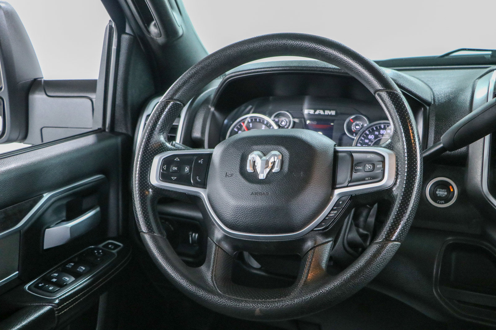 Used 2024 RAM 3500 SLT w/ Quick Order Package 2YG SLT AWD/4WD image 12