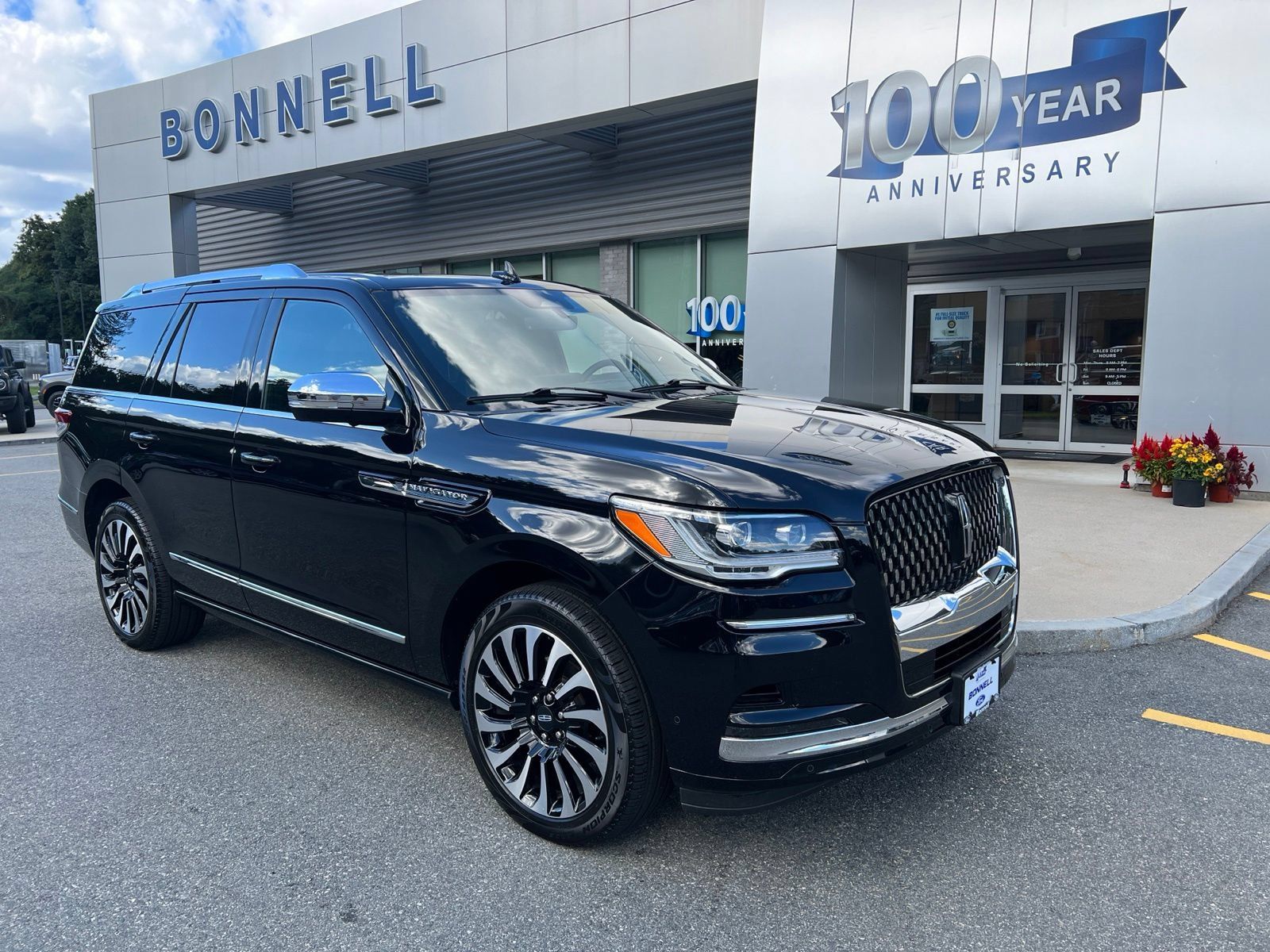 Used 2023 Lincoln Navigator Black Label AWD/4WD image 1