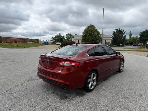 Used 2014 Ford Fusion SE FWD image 4