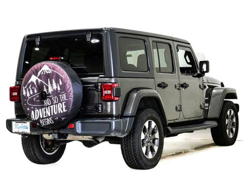 Used 2018 Jeep Wrangler Unlimited Sahara AWD/4WD image 7