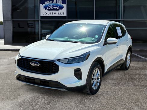 Used 2023 Ford Escape Active w/ Tech Pack #2 AWD/4WD image 7