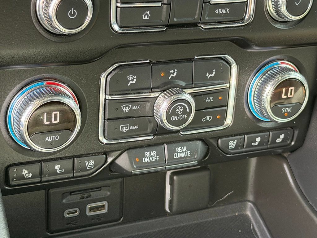 Used 2021 GMC Yukon AT4 w/ AT4 Premium Plus Package AWD/4WD image 20