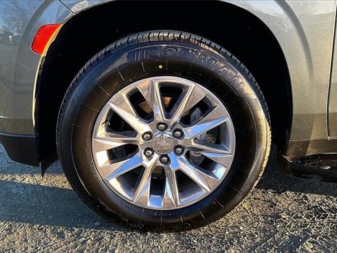 Used 2023 Chevrolet Tahoe Premier image 8