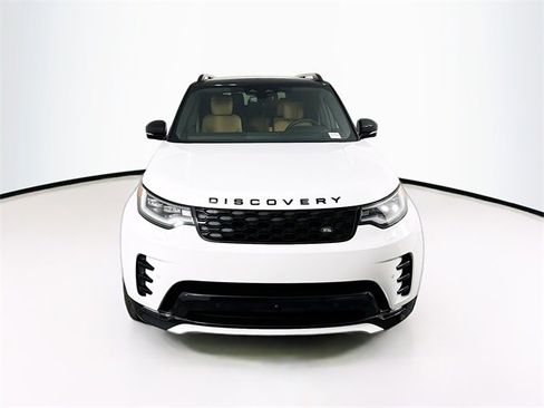 New 2026 Land Rover Discovery Dynamic SE image 2