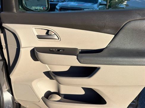 Used 2012 Honda Odyssey LX image 23