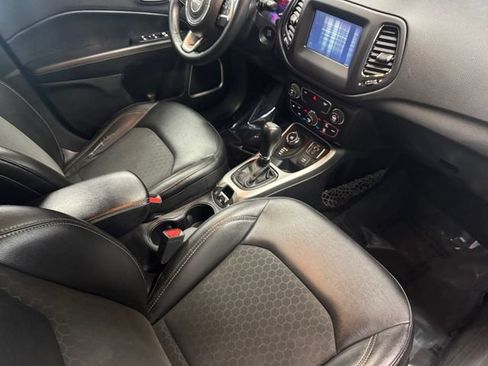 Used 2019 Jeep Compass Latitude AWD/4WD image 4