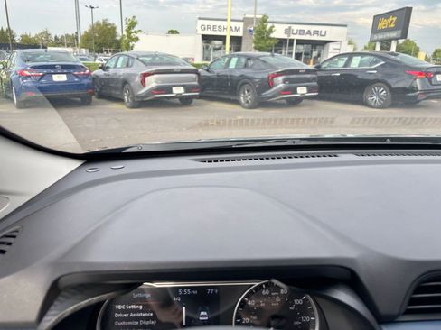 Used 2025 Nissan Versa SV FWD image 32