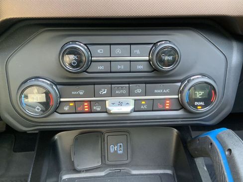 Used 2023 Ford Bronco Outer Banks AWD/4WD image 40