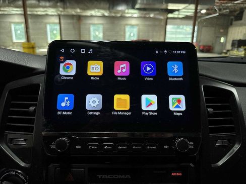 Used 2015 Toyota Tacoma 4x4 Access Cab V6 w/ Convenience Package image 19