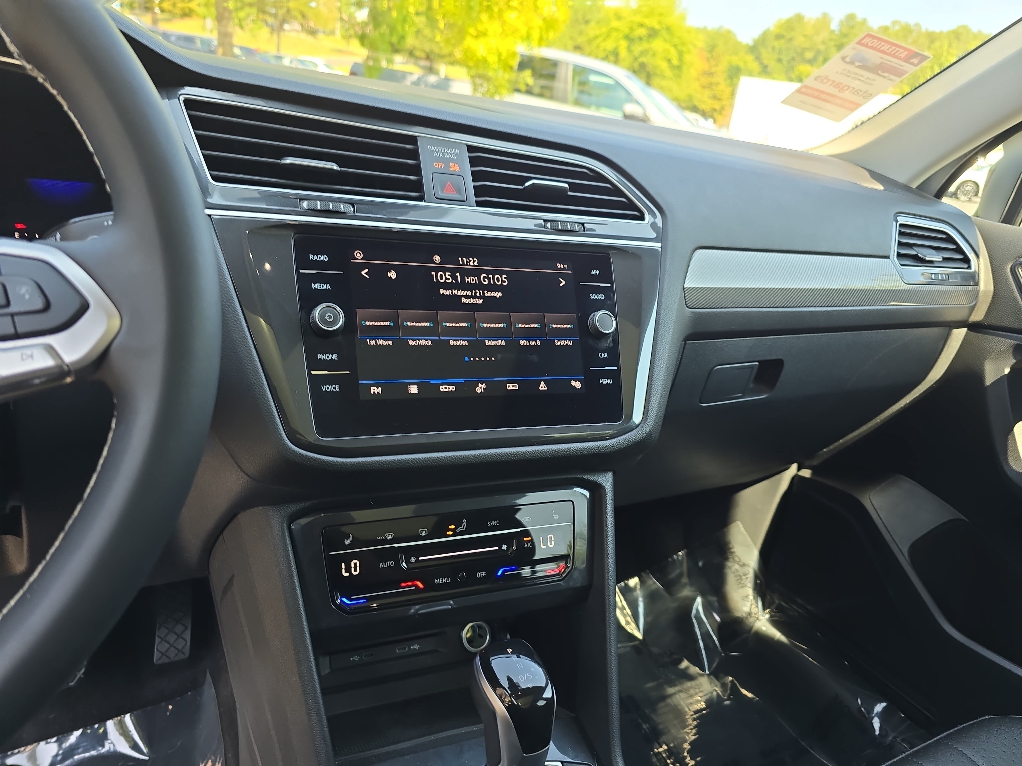 Certified 2024 Volkswagen Tiguan SE FWD image 21