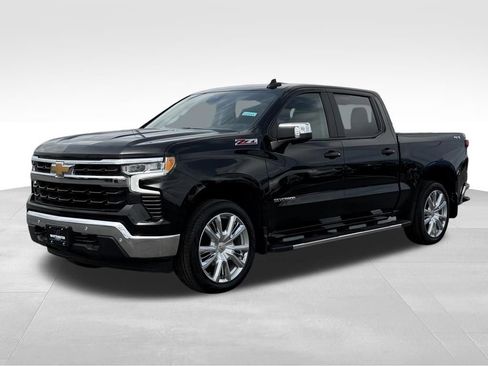Used 2024 Chevrolet Silverado 1500 LT image 2