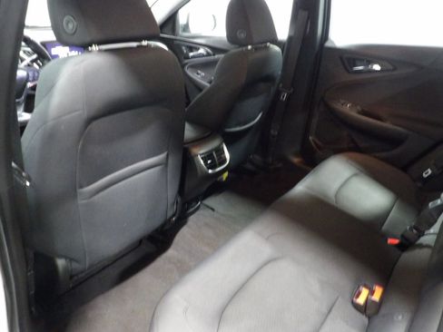 Used 2016 Chevrolet Malibu LT FWD image 10