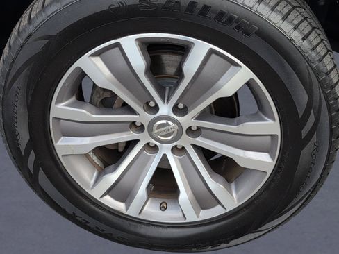 Used 2017 Nissan Titan SL image 41