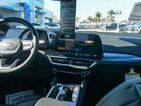 New 2026 Chevrolet Equinox EV LT image 11