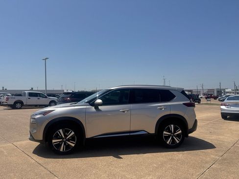 Used 2021 Nissan Rogue SL FWD image 11