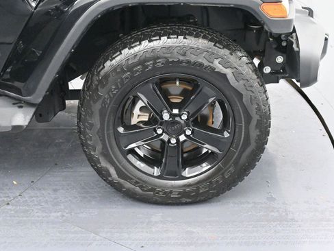 Used 2022 Jeep Wrangler Unlimited Sahara image 30