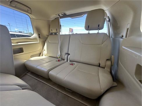 Used 2013 Lexus LX 570 4WD w/ Luxury Pkg image 17