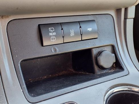 Used 2013 Chevrolet Traverse LS FWD image 18