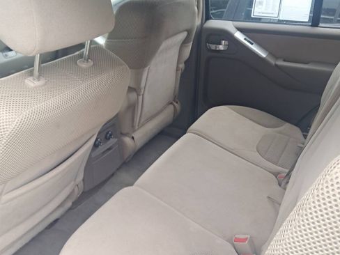 Used 2009 Nissan Pathfinder SE RWD image 3