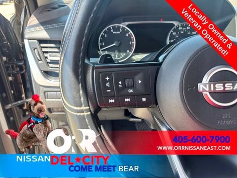 Used 2023 Nissan Rogue SV FWD image 16