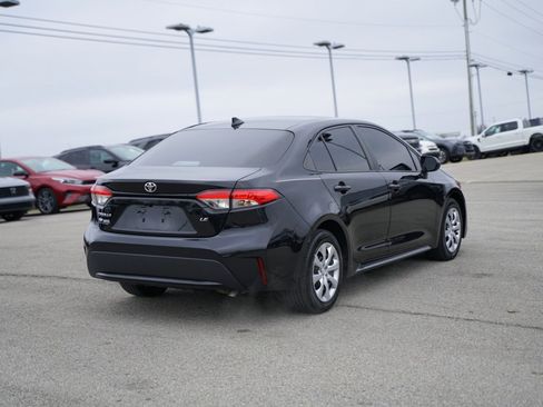 Used 2022 Toyota Corolla LE image 5