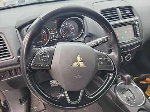 Used 2017 Mitsubishi Outlander Sport ES image 27