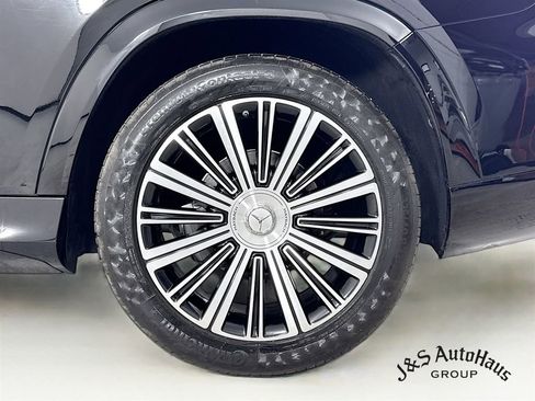 Used 2023 Mercedes-Benz Maybach GLS 600 4MATIC image 39