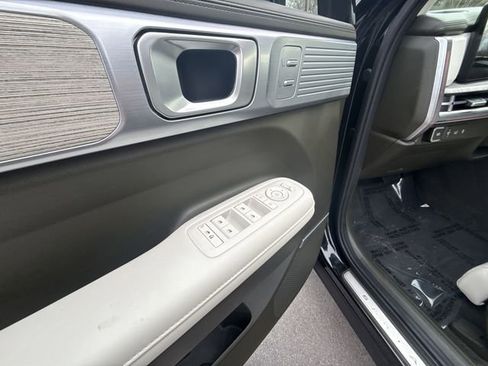 Certified 2025 Hyundai Santa Fe Calligraphy image 13