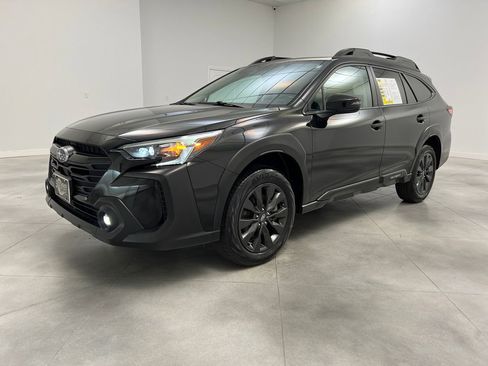 Used 2025 Subaru Outback Onyx Edition AWD/4WD image 3