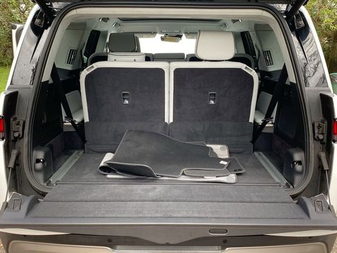 Used 2023 Rivian R1S Adventure image 10