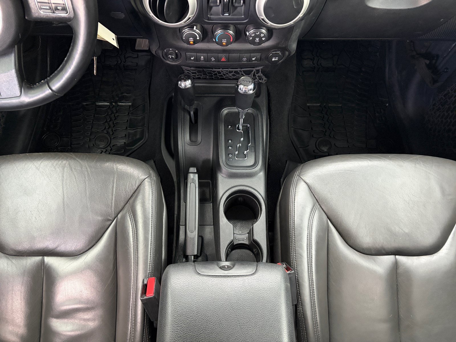 Used 2017 Jeep Wrangler Unlimited Sahara w/ Max Tow Package AWD/4WD image 23
